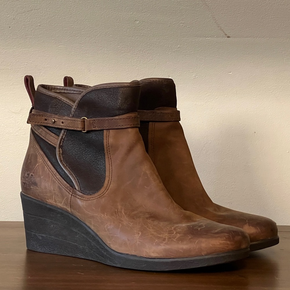Ugg Emalie brown wedge leather booties